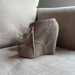 Steve Madden Taupe Suede Wedge Booties